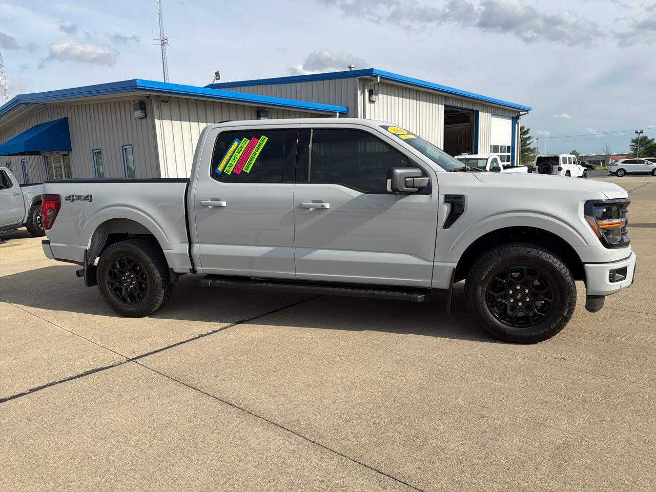 Ford F-150 4WD SuperCrew 145" XLT 2024