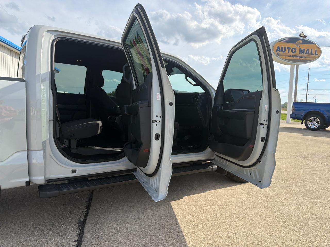 Ford F-150 4WD SuperCrew 145" XLT 2024