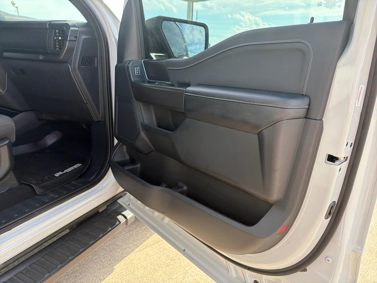 Ford F-150 4WD SuperCrew 145" XLT 2024