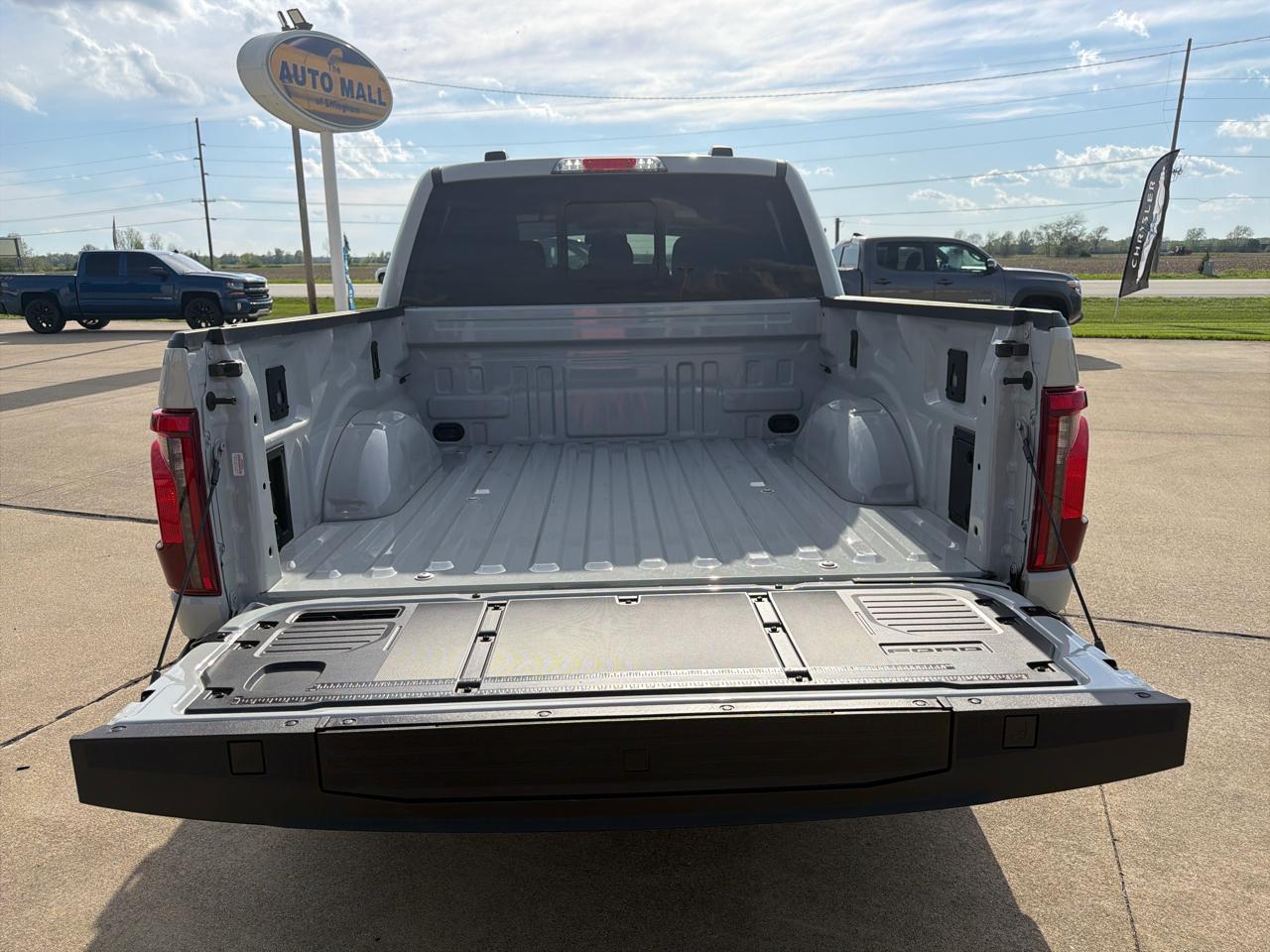 Ford F-150 4WD SuperCrew 145" XLT 2024