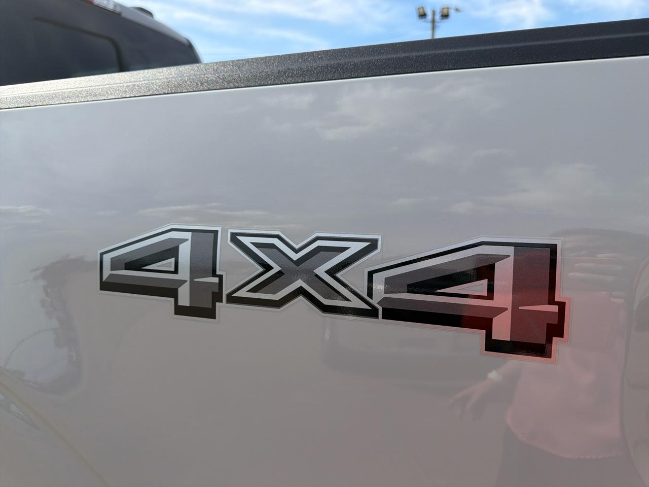 Ford F-150 4WD SuperCrew 145" XLT 2024