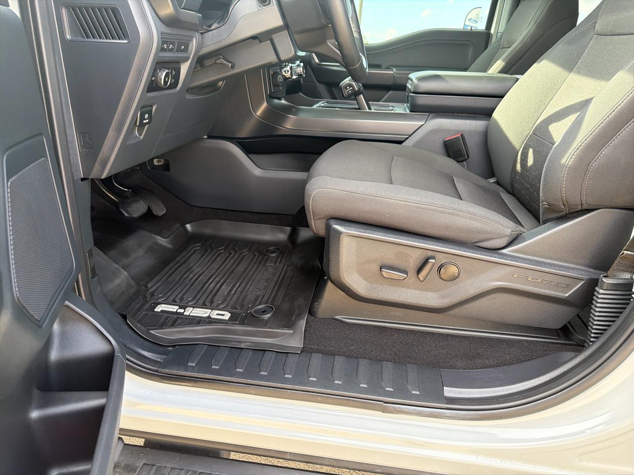 Ford F-150 4WD SuperCrew 145" XLT 2024