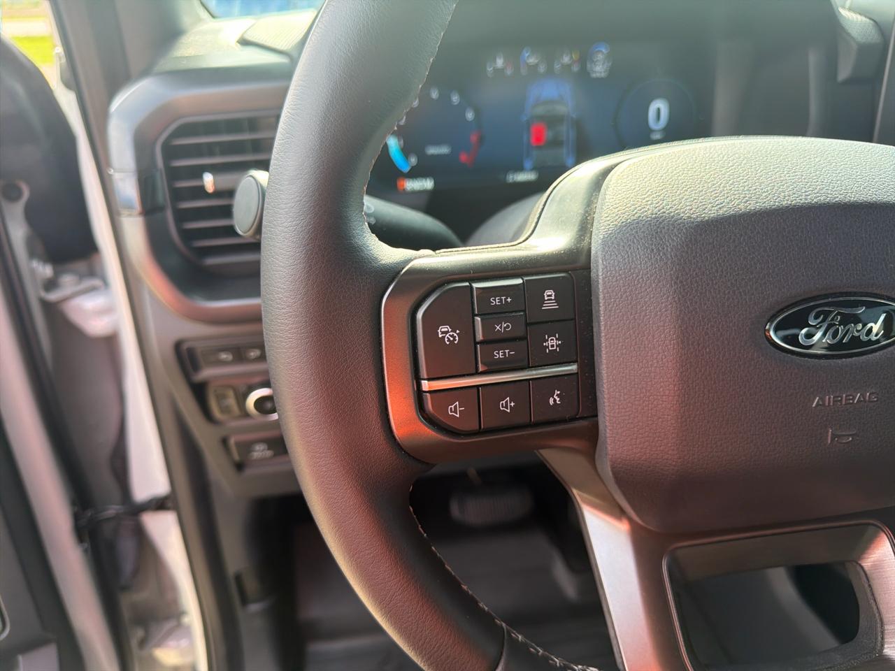 Ford F-150 4WD SuperCrew 145" XLT 2024