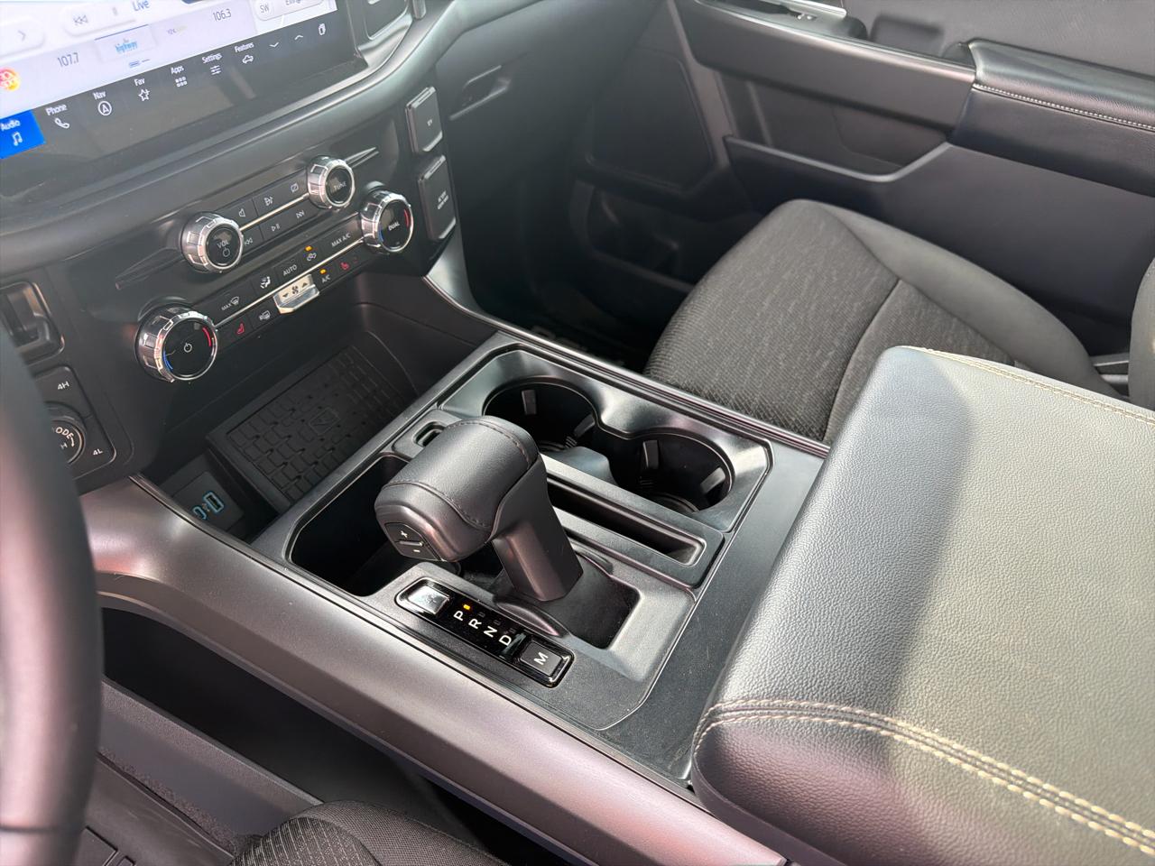 Ford F-150 4WD SuperCrew 145" XLT 2024