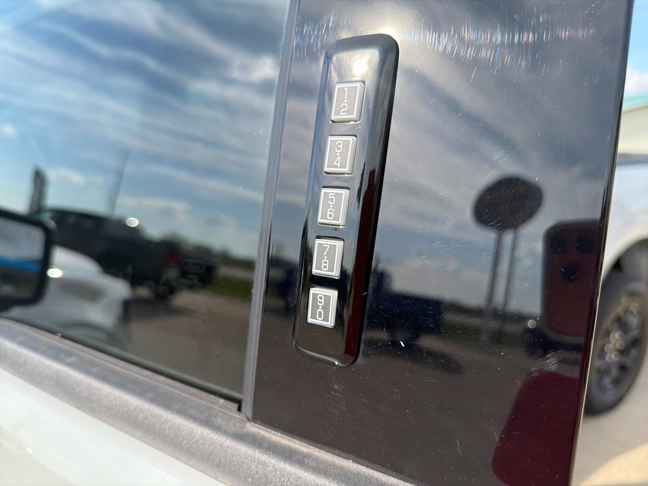 Ford F-150 4WD SuperCrew 145" XLT 2024