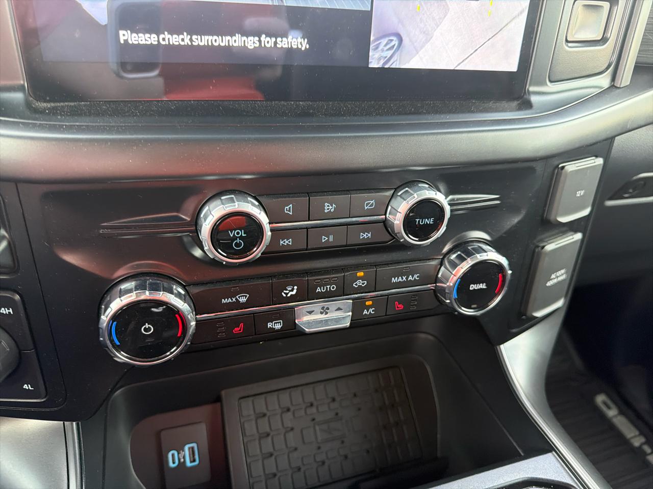 Ford F-150 4WD SuperCrew 145" XLT 2024