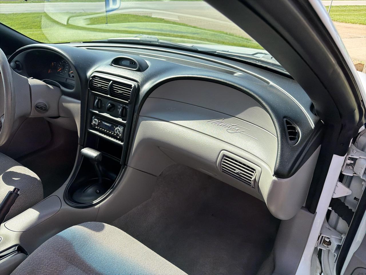 Ford Mustang 2dr Convertible 1996