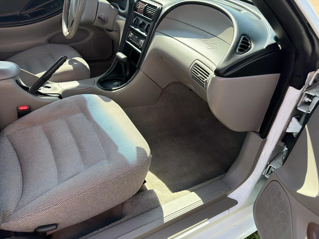 Ford Mustang 2dr Convertible 1996