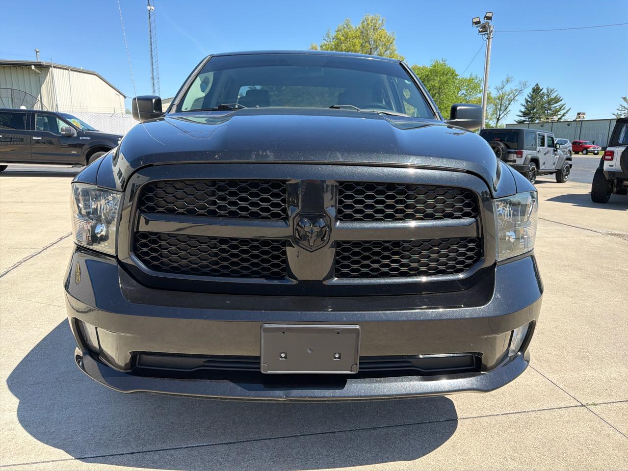 RAM 1500 Express 4x4 Quad Cab 6'4" Box 2017