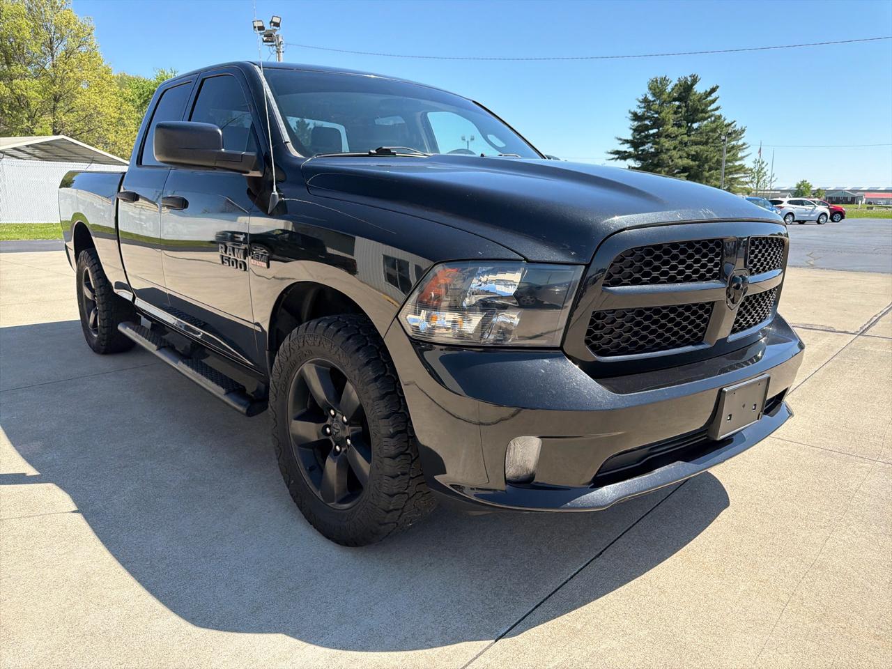 RAM 1500 Express 4x4 Quad Cab 6'4" Box 2017