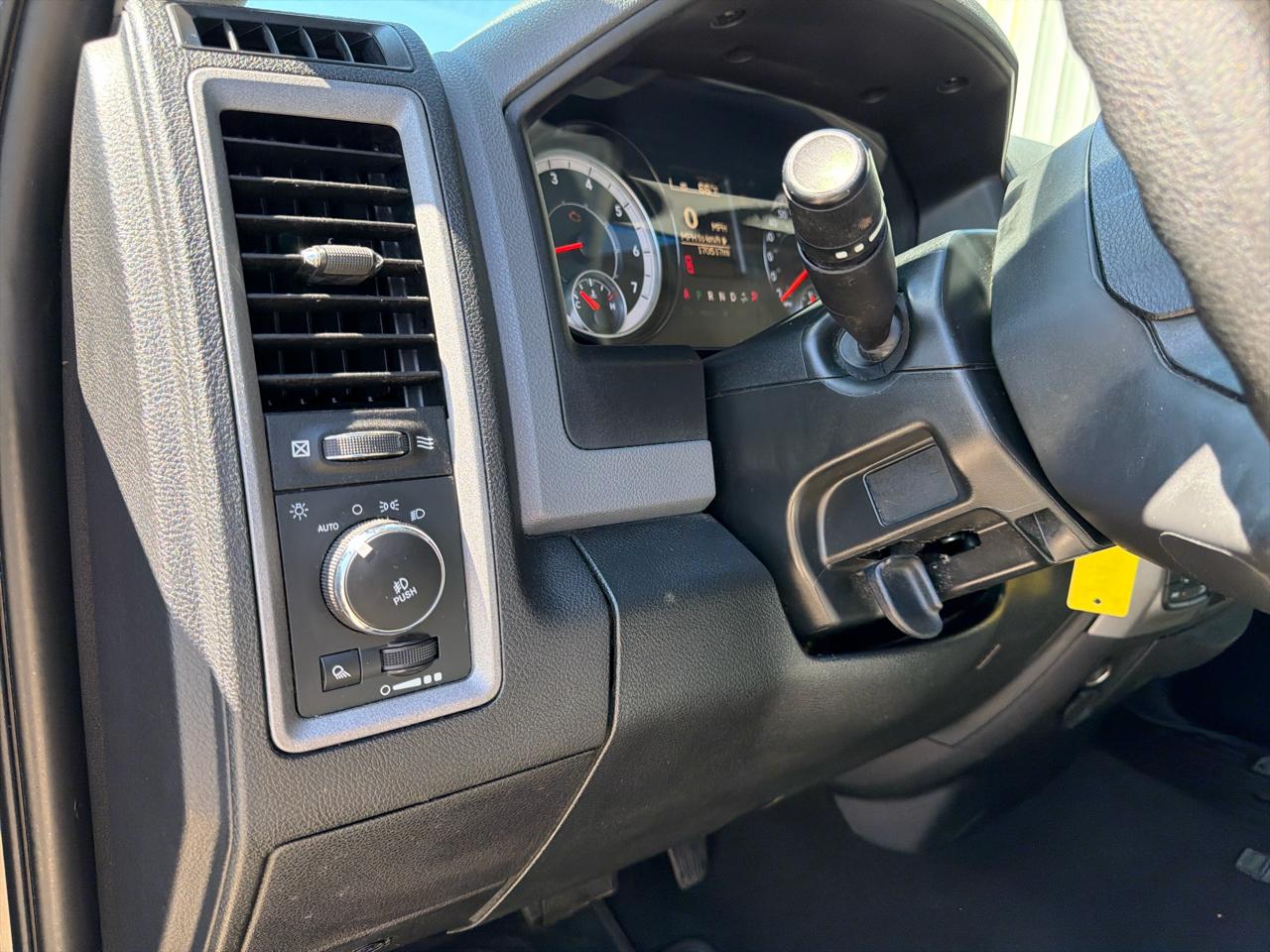 RAM 1500 Express 4x4 Quad Cab 6'4" Box 2017