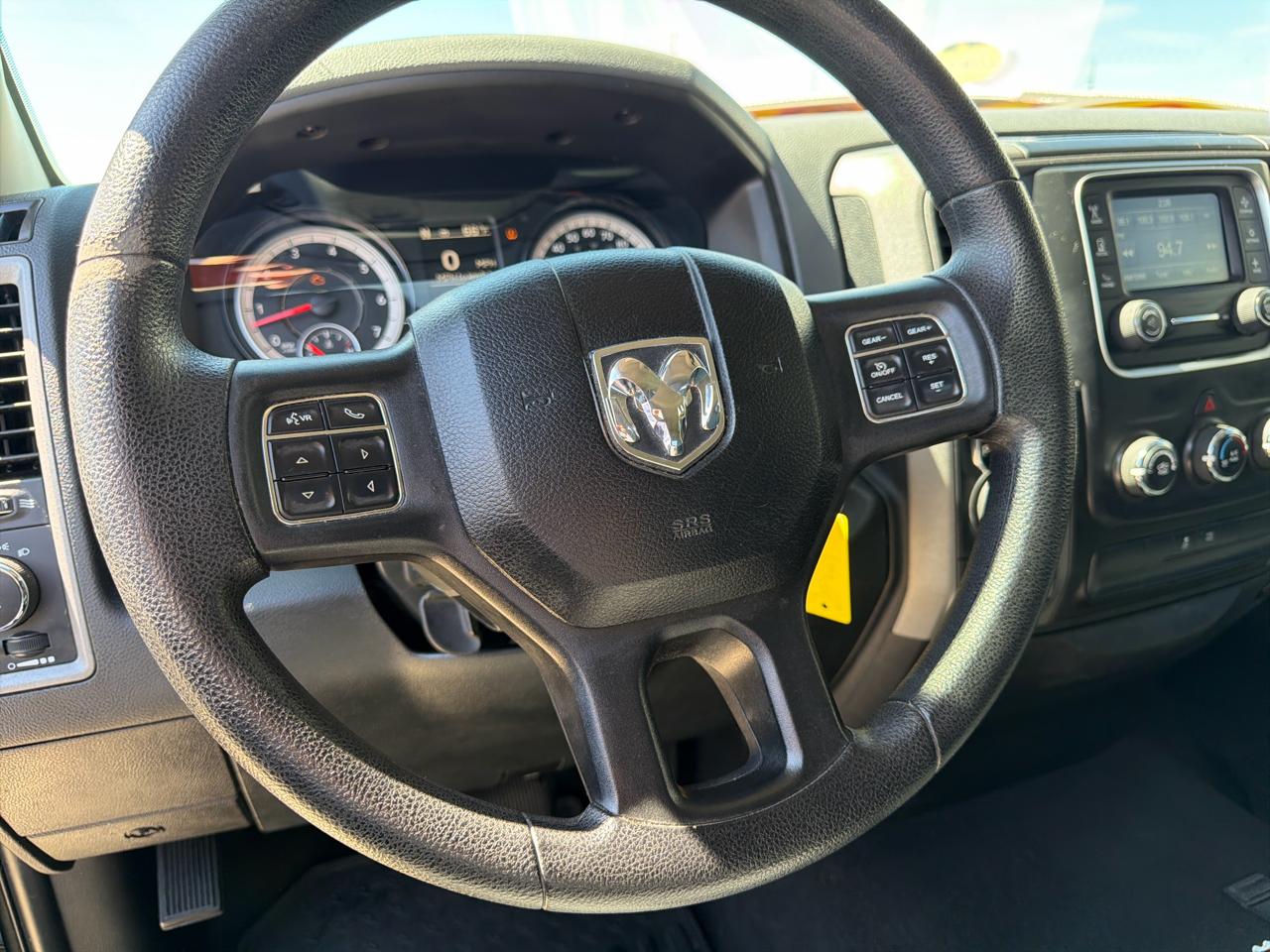 RAM 1500 Express 4x4 Quad Cab 6'4" Box 2017