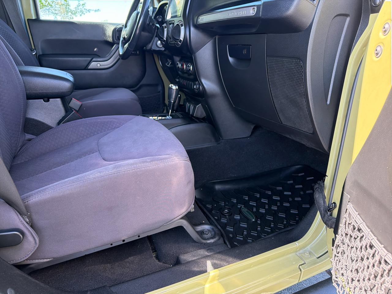 Jeep Wrangler Unlimited 4WD 4dr Sport 2013