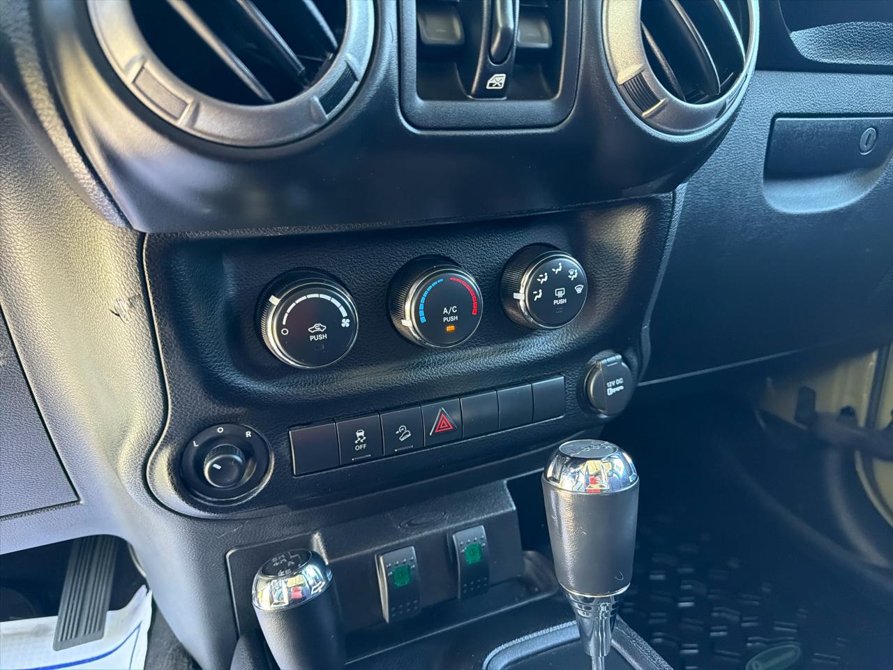 Jeep Wrangler Unlimited 4WD 4dr Sport 2013