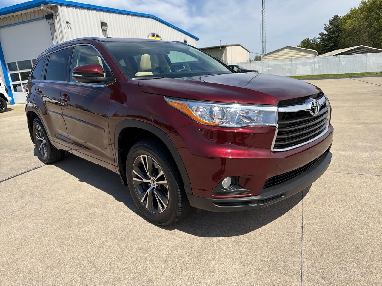 Toyota Highlander AWD 4dr V6 XLE (Natl) 2016