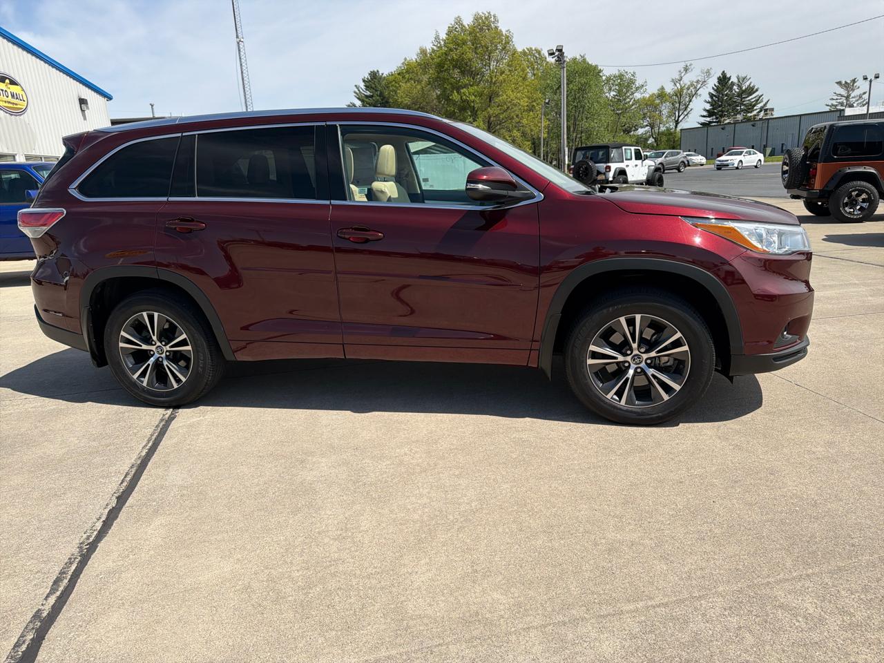 Toyota Highlander AWD 4dr V6 XLE (Natl) 2016