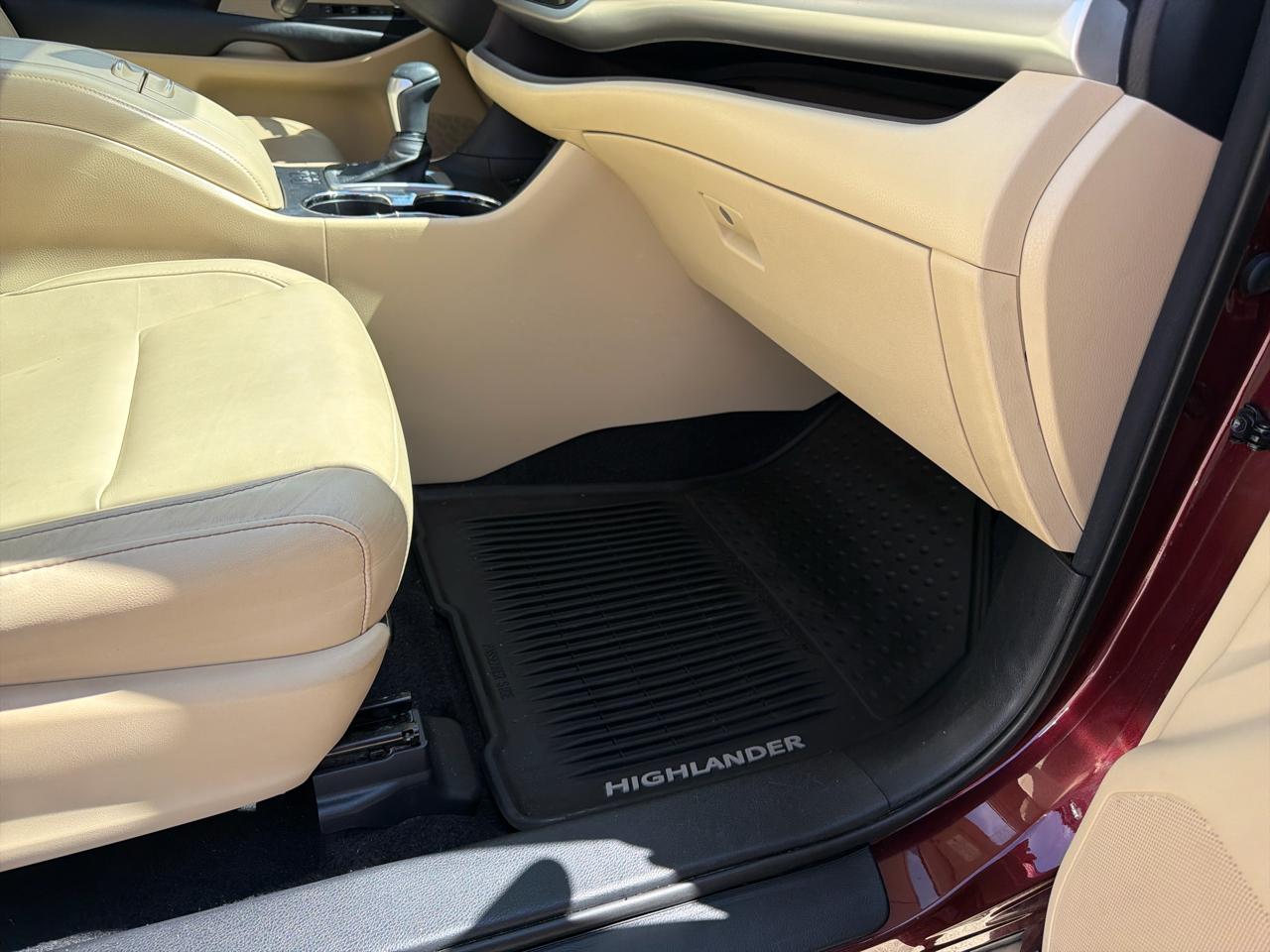 Toyota Highlander AWD 4dr V6 XLE (Natl) 2016