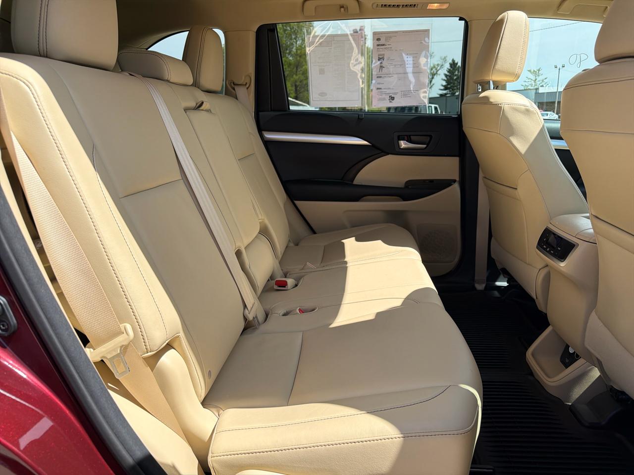 Toyota Highlander AWD 4dr V6 XLE (Natl) 2016