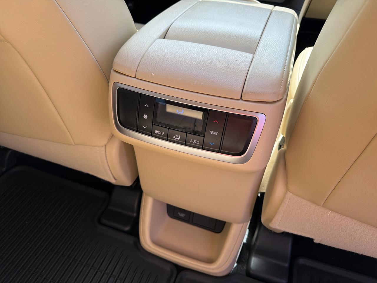 Toyota Highlander AWD 4dr V6 XLE (Natl) 2016