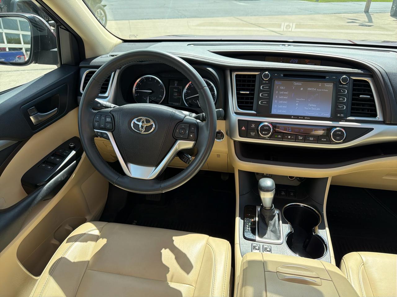 Toyota Highlander AWD 4dr V6 XLE (Natl) 2016