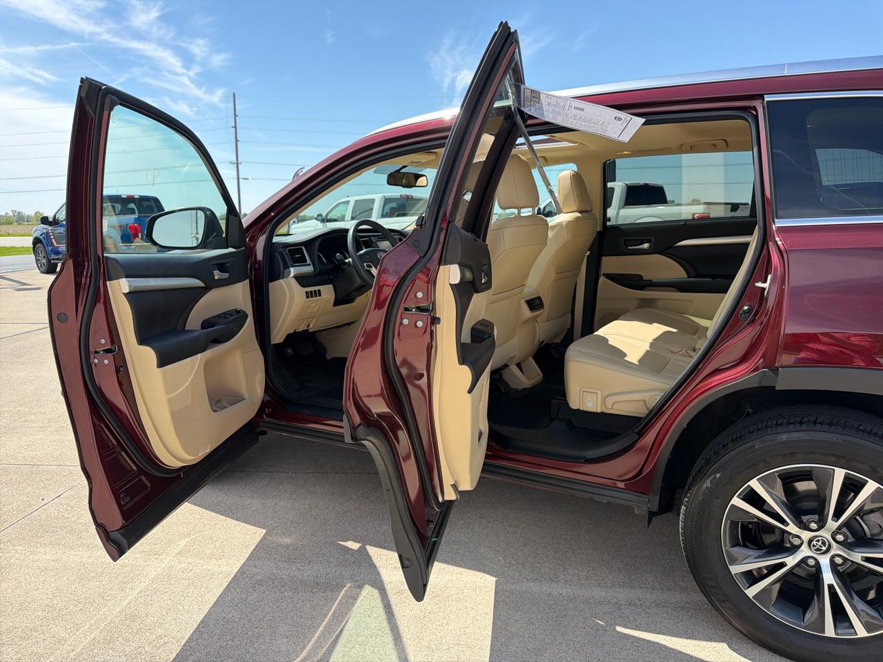 Toyota Highlander AWD 4dr V6 XLE (Natl) 2016