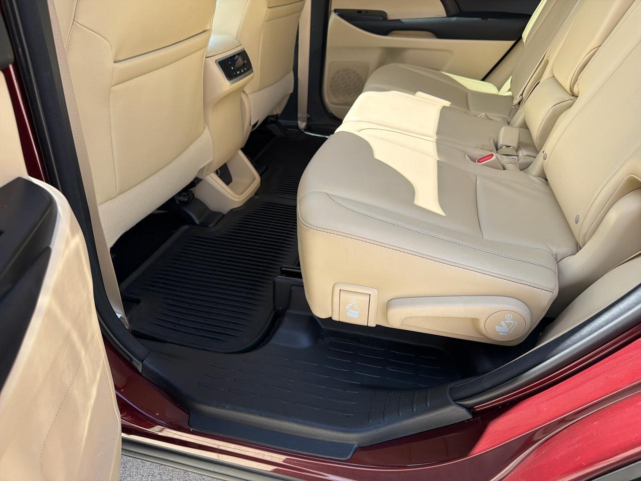 Toyota Highlander AWD 4dr V6 XLE (Natl) 2016