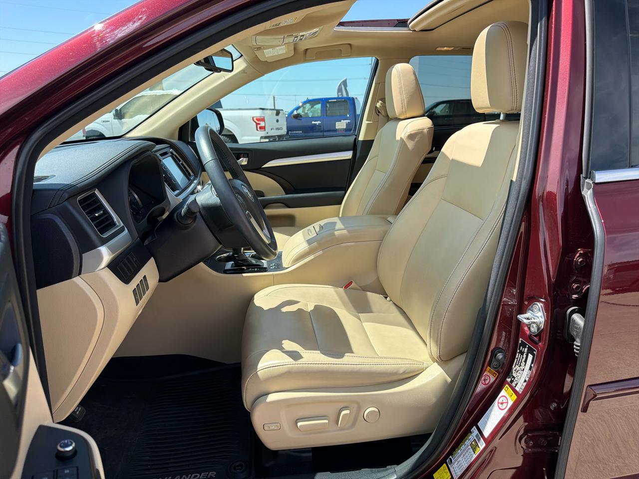 Toyota Highlander AWD 4dr V6 XLE (Natl) 2016