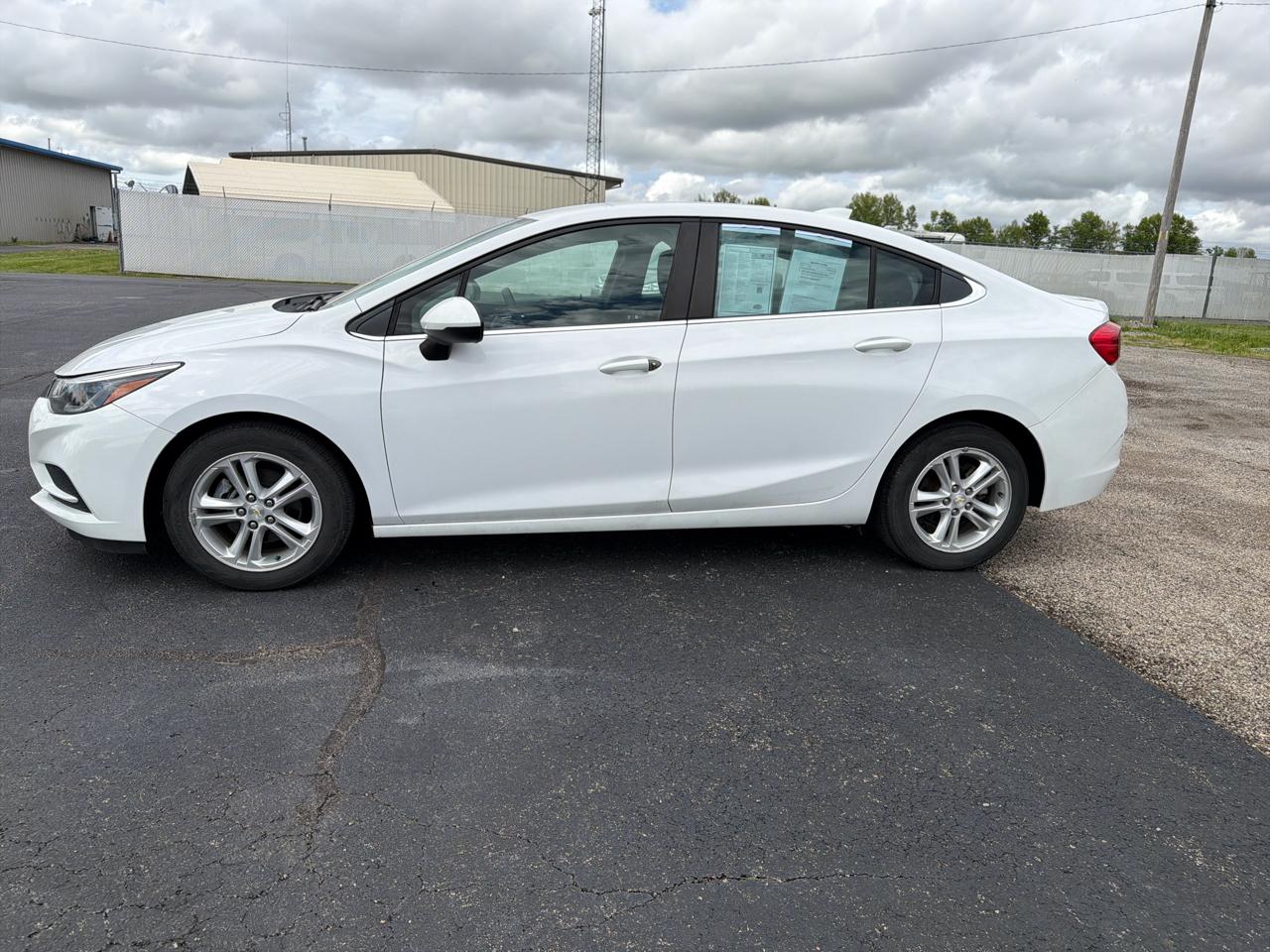 Chevrolet Cruze 4dr Sdn 1.4L LT w/1SD 2017