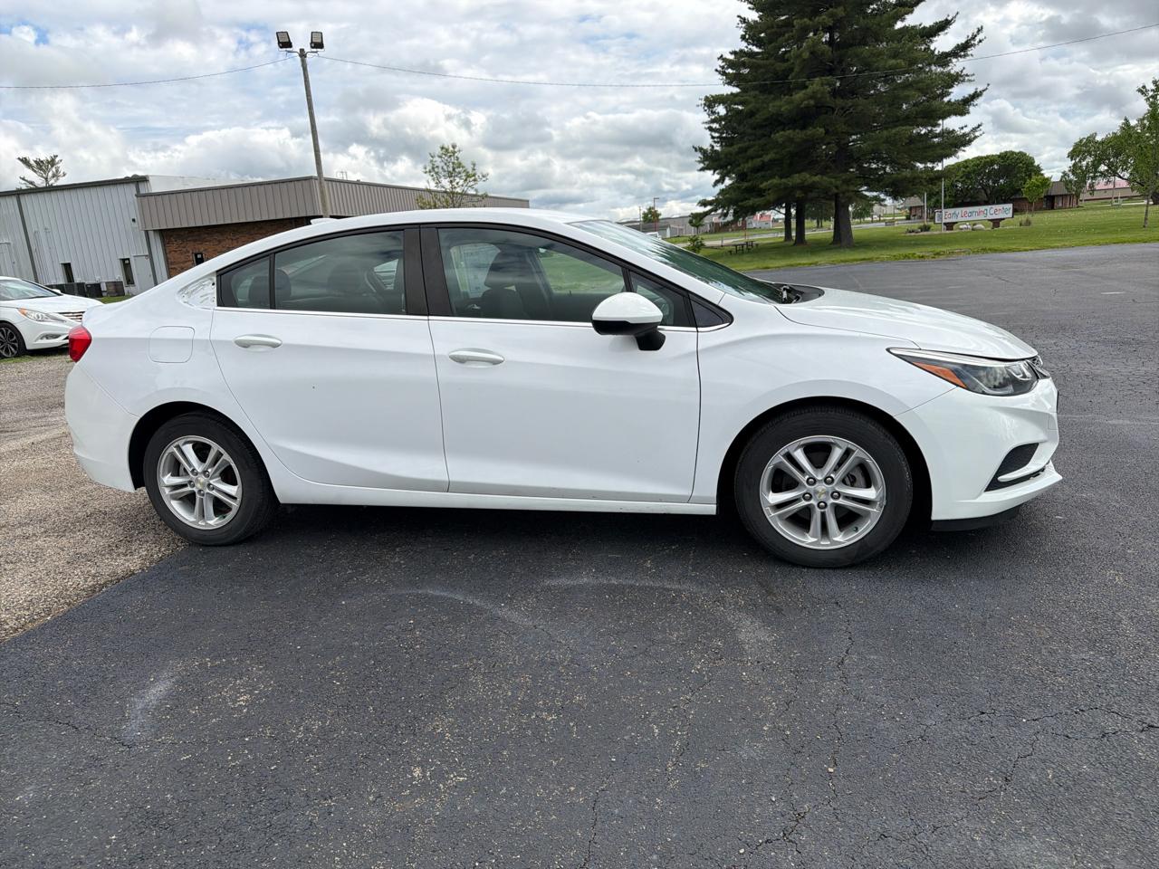 Chevrolet Cruze 4dr Sdn 1.4L LT w/1SD 2017