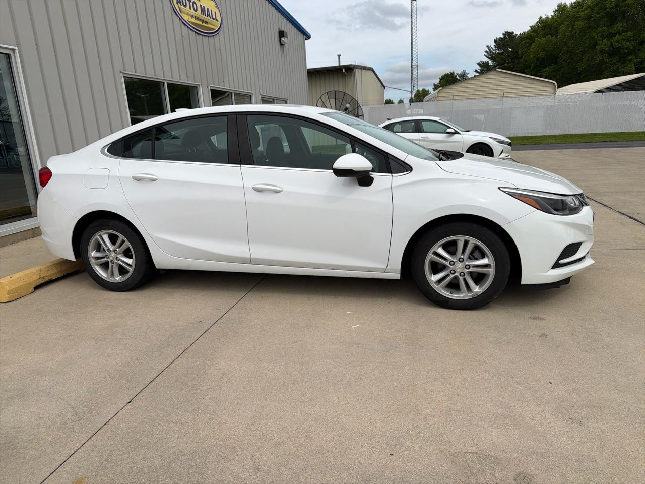 Chevrolet Cruze 4dr Sdn 1.4L LT w/1SD 2017