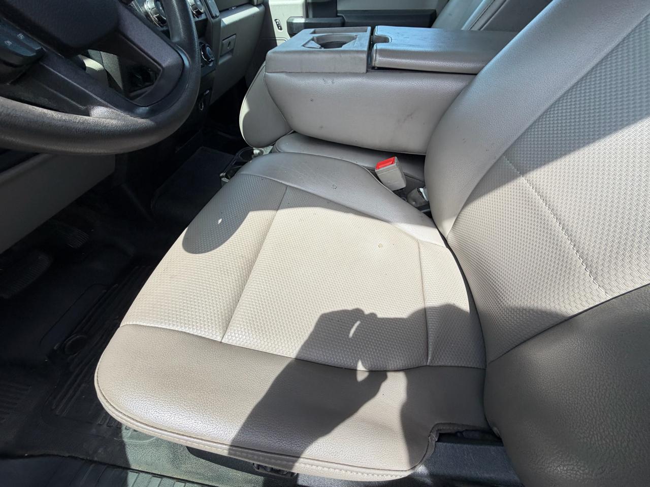 Ford Super Duty F-250 SRW XLT 2WD Reg Cab 8' Box 2019