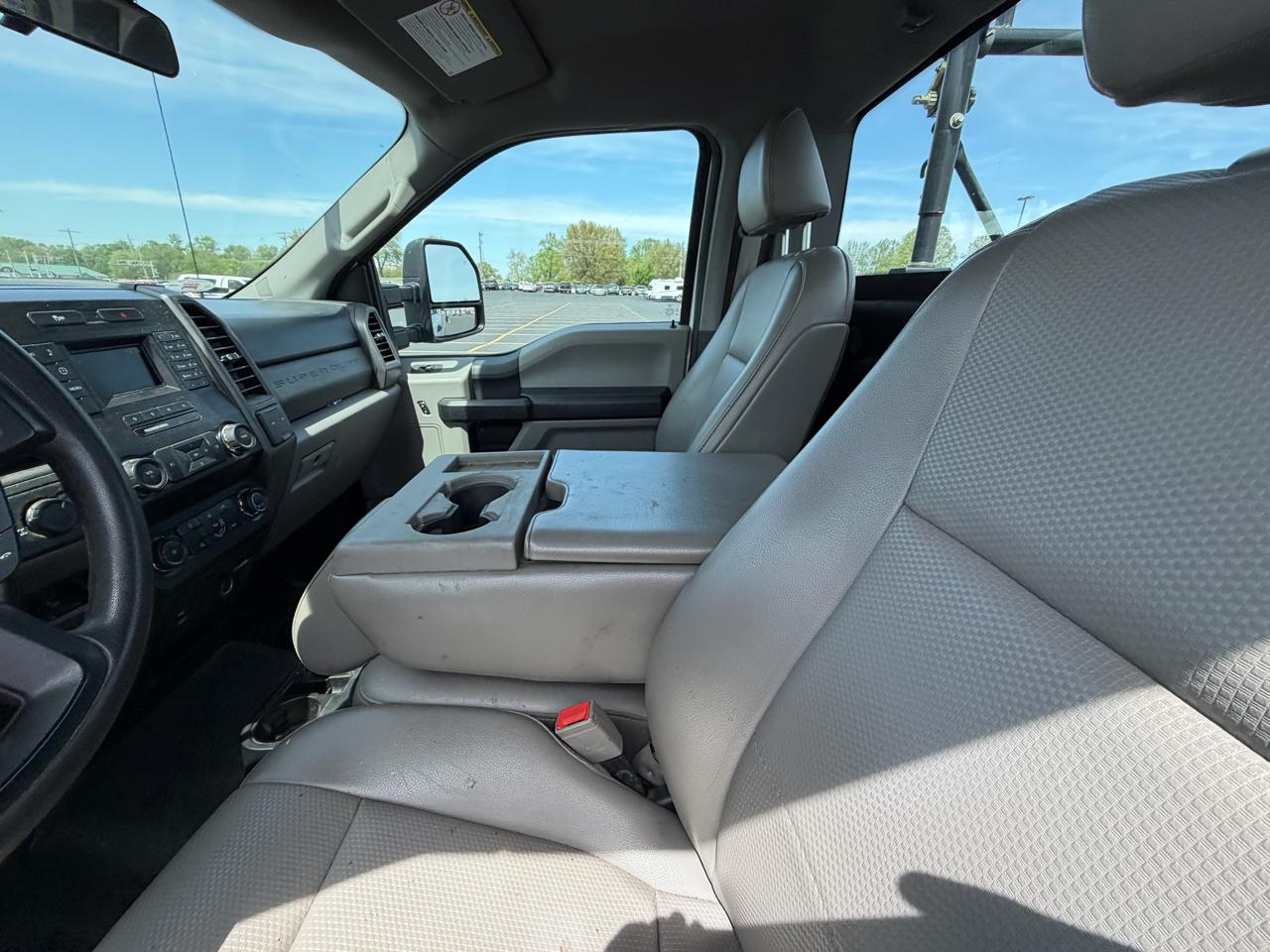 Ford Super Duty F-250 SRW XLT 2WD Reg Cab 8' Box 2019