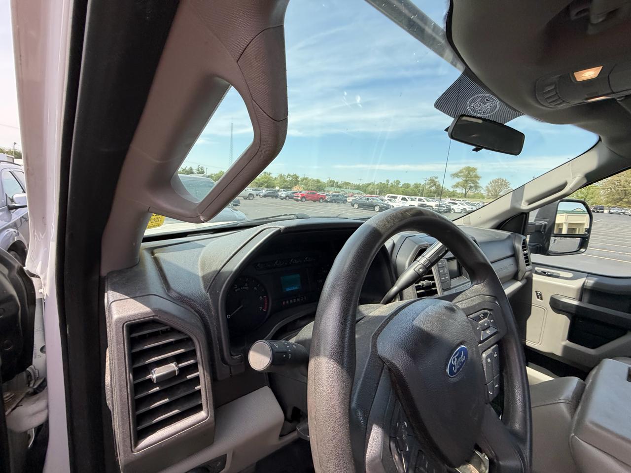 Ford Super Duty F-250 SRW XLT 2WD Reg Cab 8' Box 2019