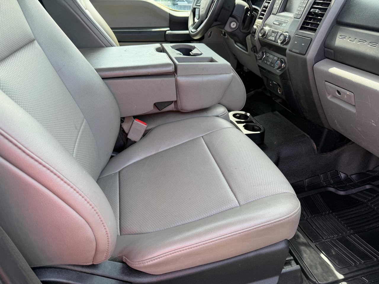 Ford Super Duty F-250 SRW XLT 2WD Reg Cab 8' Box 2019