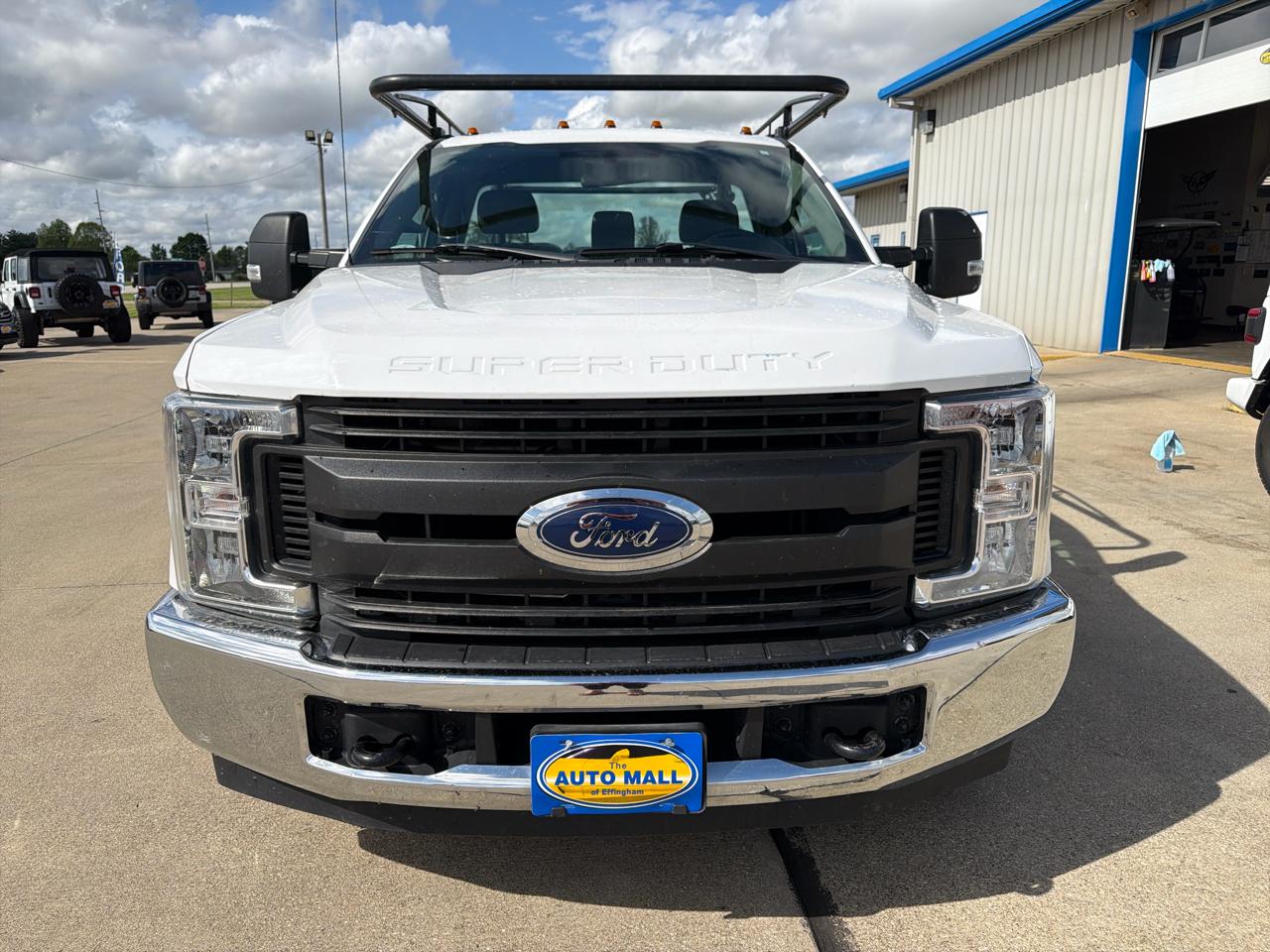 Ford Super Duty F-250 SRW XLT 2WD Reg Cab 8' Box 2019