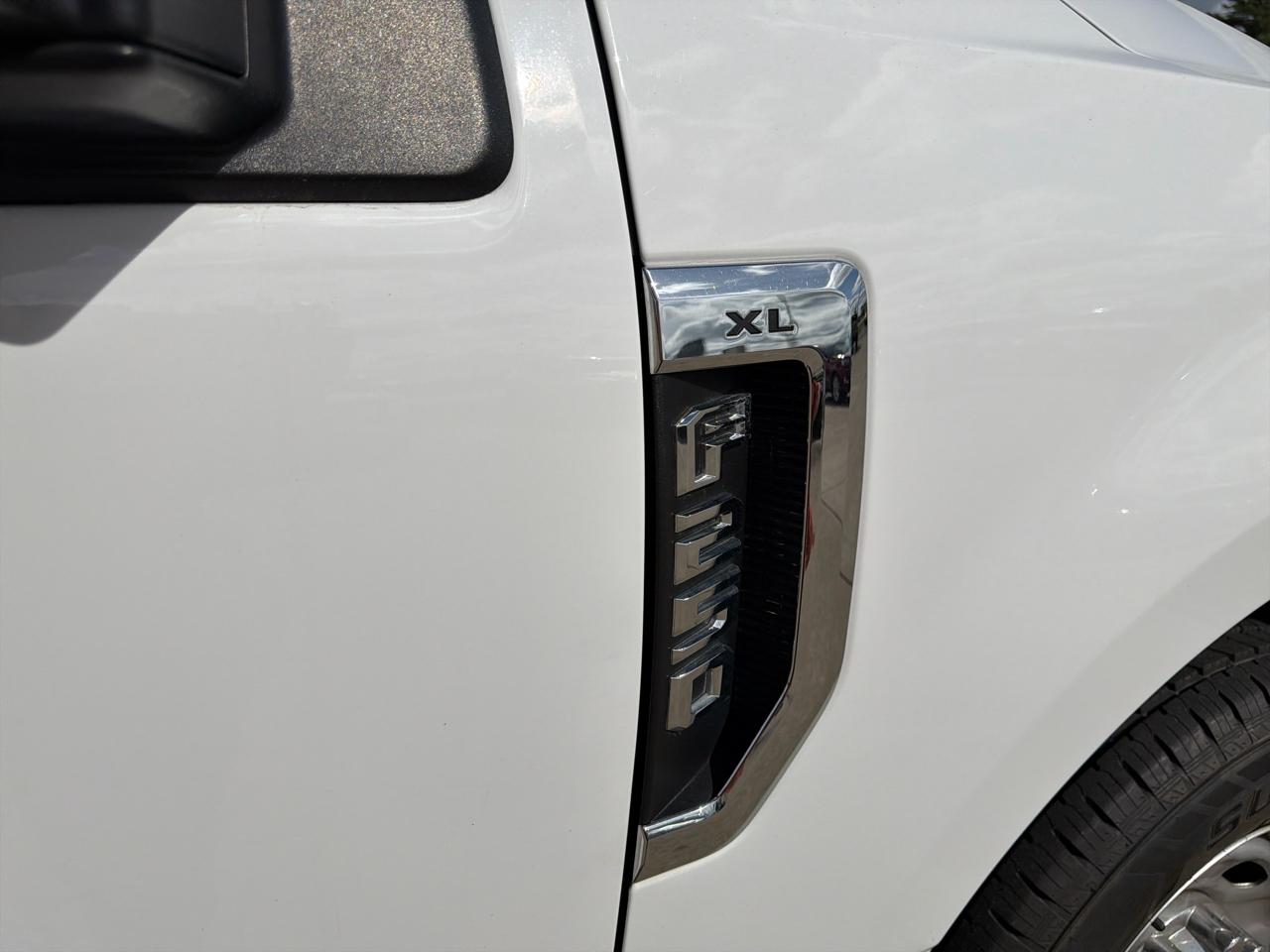 Ford Super Duty F-250 SRW XLT 2WD Reg Cab 8' Box 2019