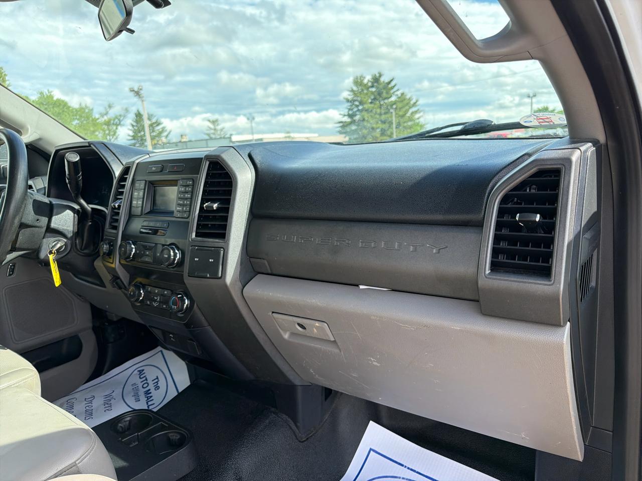 Ford Super Duty F-250 SRW XLT 2WD Reg Cab 8' Box 2019
