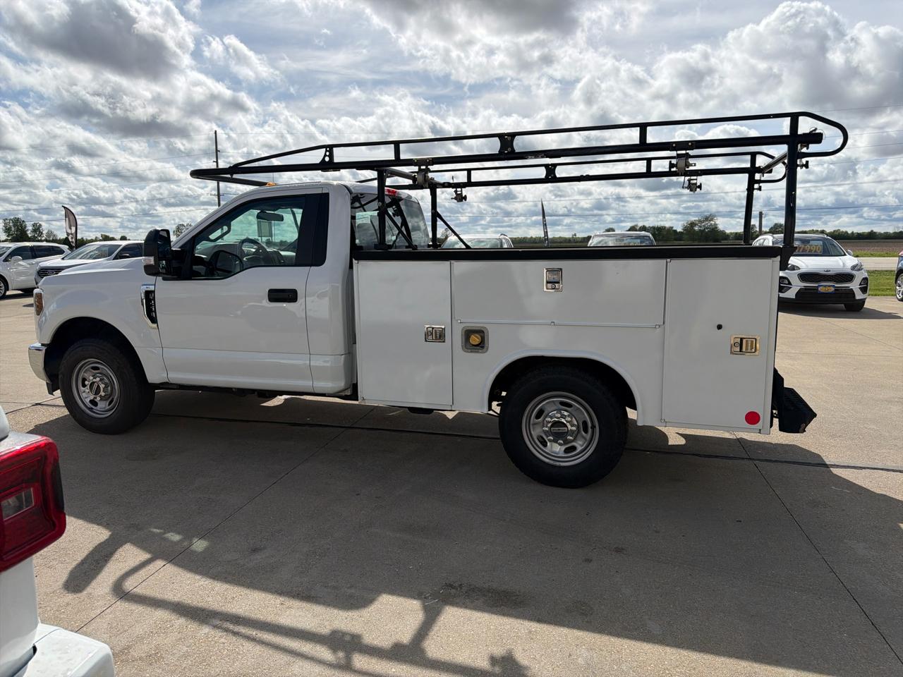Ford Super Duty F-250 SRW XLT 2WD Reg Cab 8' Box 2019