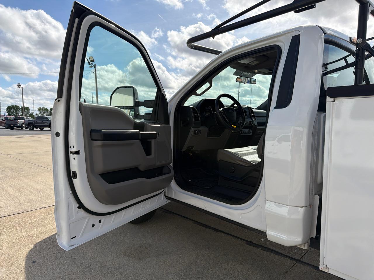 Ford Super Duty F-250 SRW XLT 2WD Reg Cab 8' Box 2019