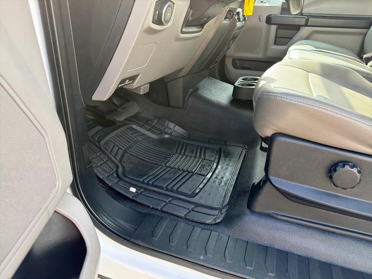 Ford Super Duty F-250 SRW XLT 2WD Reg Cab 8' Box 2019