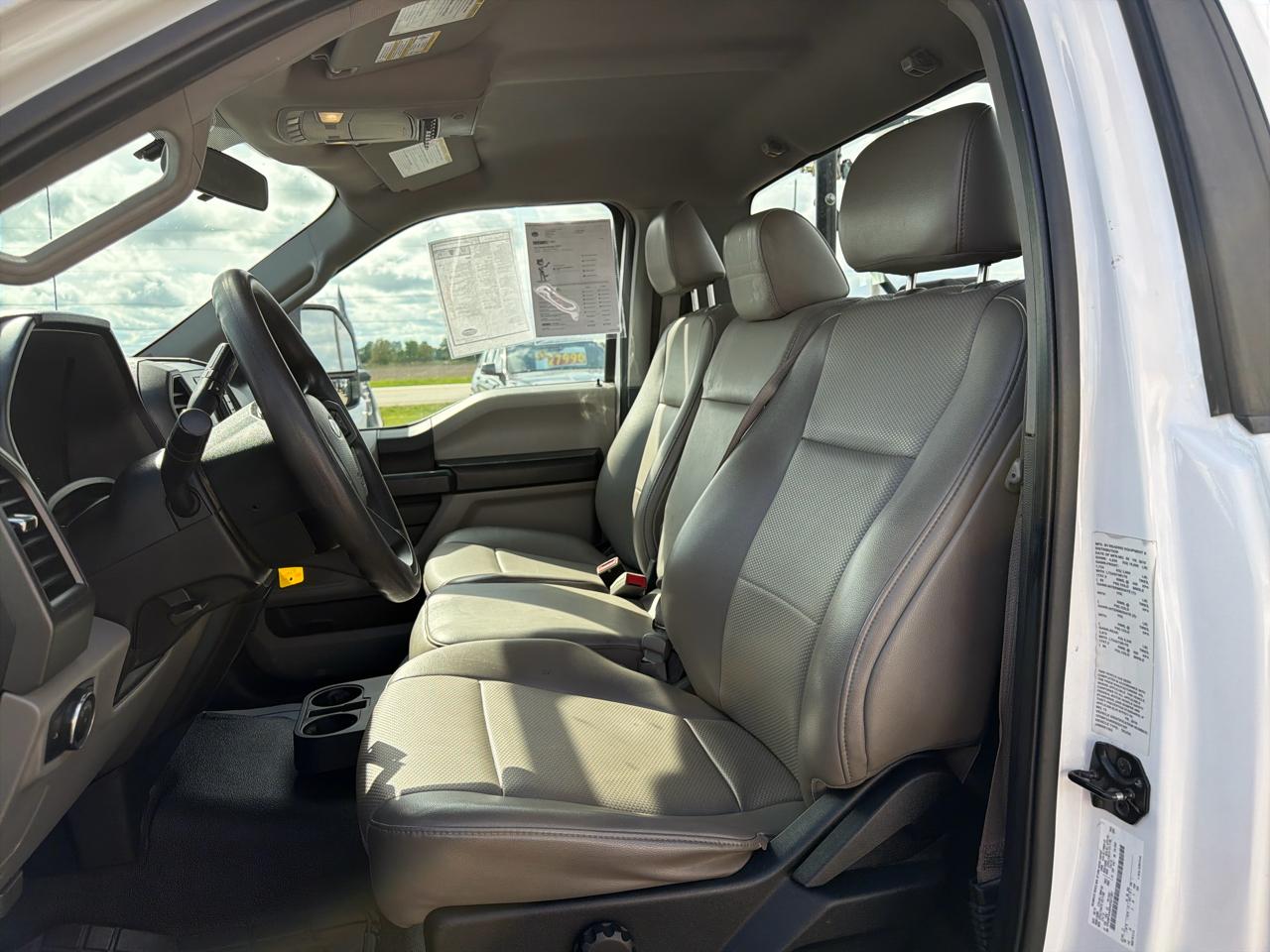 Ford Super Duty F-250 SRW XLT 2WD Reg Cab 8' Box 2019