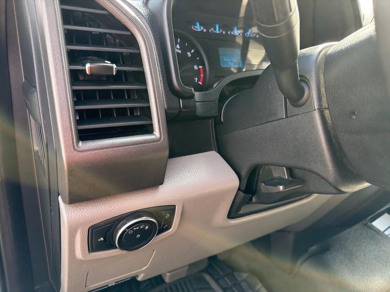 Ford Super Duty F-250 SRW XLT 2WD Reg Cab 8' Box 2019