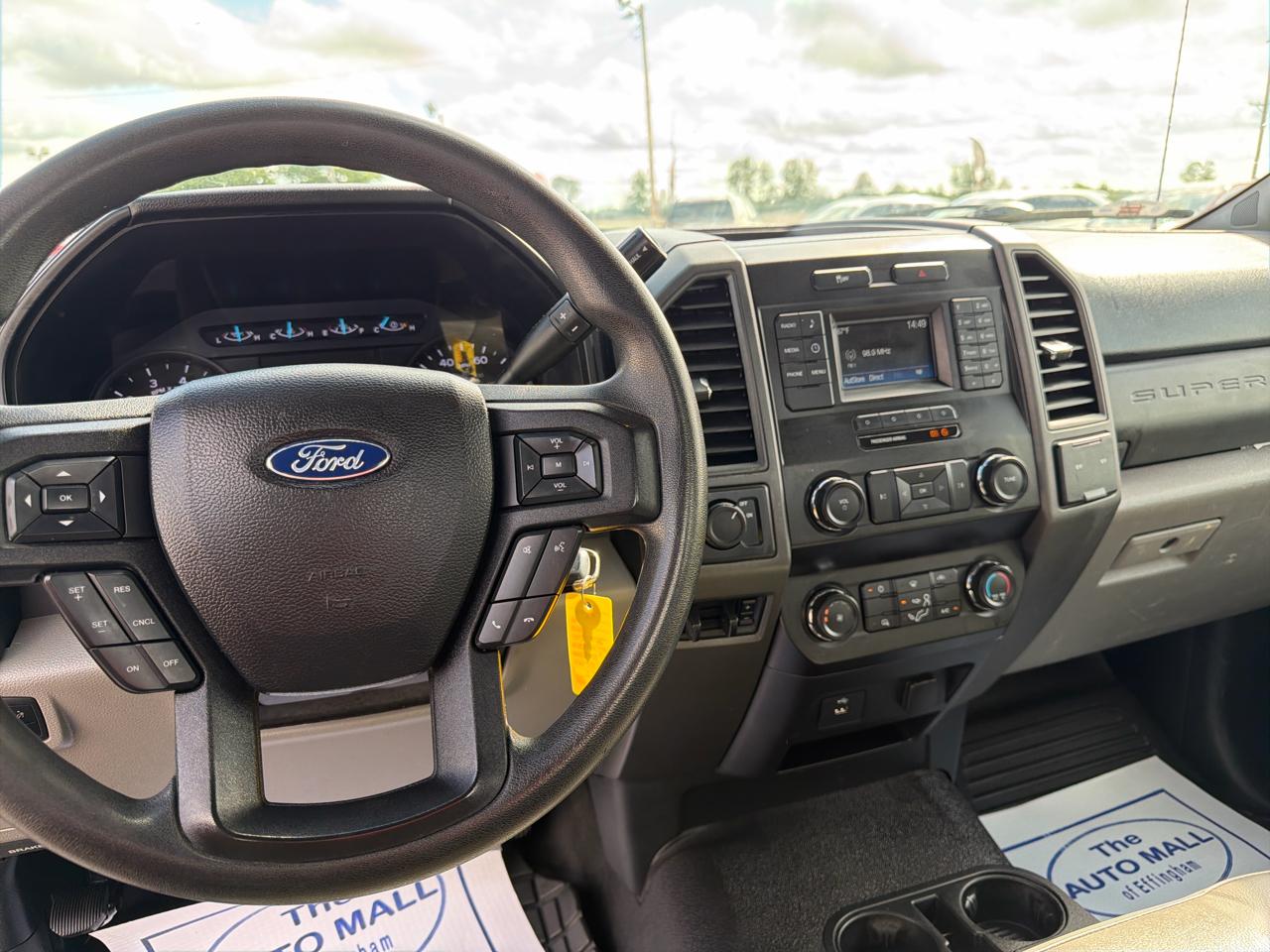 Ford Super Duty F-250 SRW XLT 2WD Reg Cab 8' Box 2019