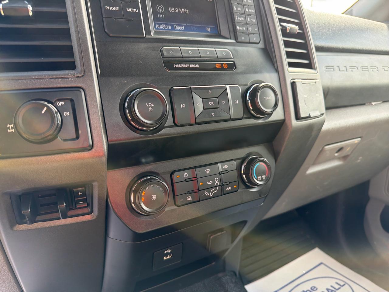 Ford Super Duty F-250 SRW XLT 2WD Reg Cab 8' Box 2019