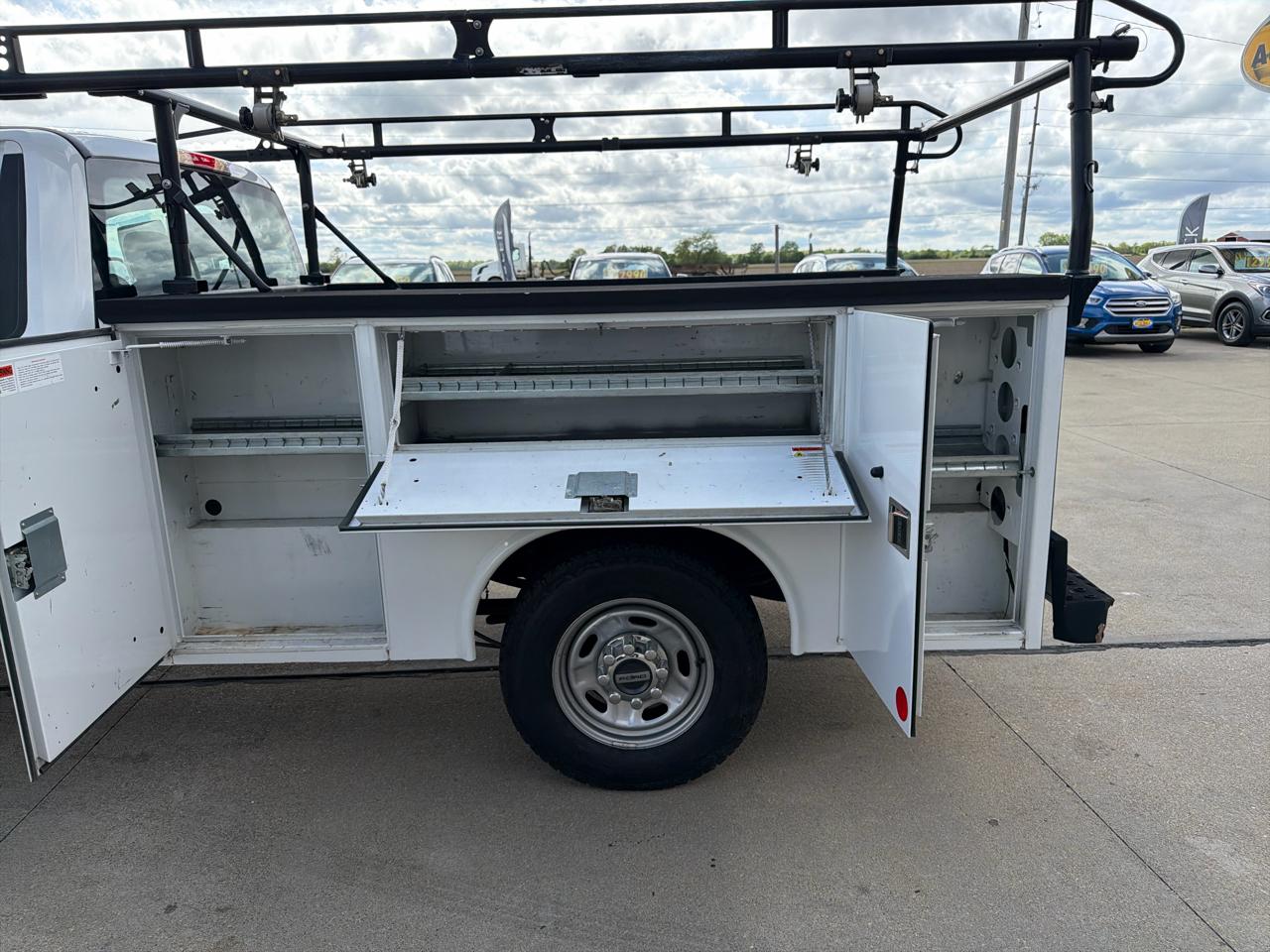 Ford Super Duty F-250 SRW XLT 2WD Reg Cab 8' Box 2019