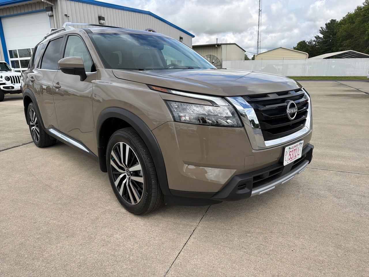 Nissan Pathfinder Platinum 4WD 2025