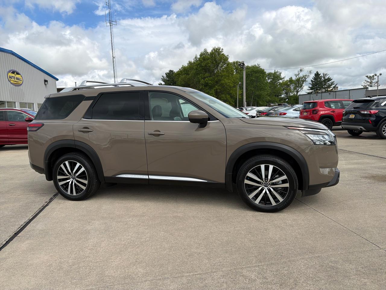 Nissan Pathfinder Platinum 4WD 2025