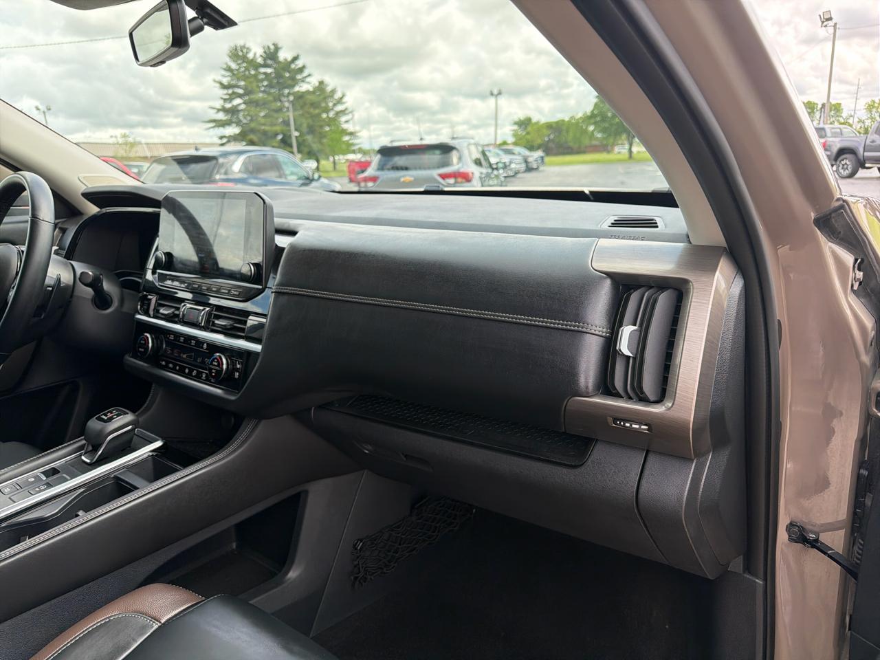 Nissan Pathfinder Platinum 4WD 2025