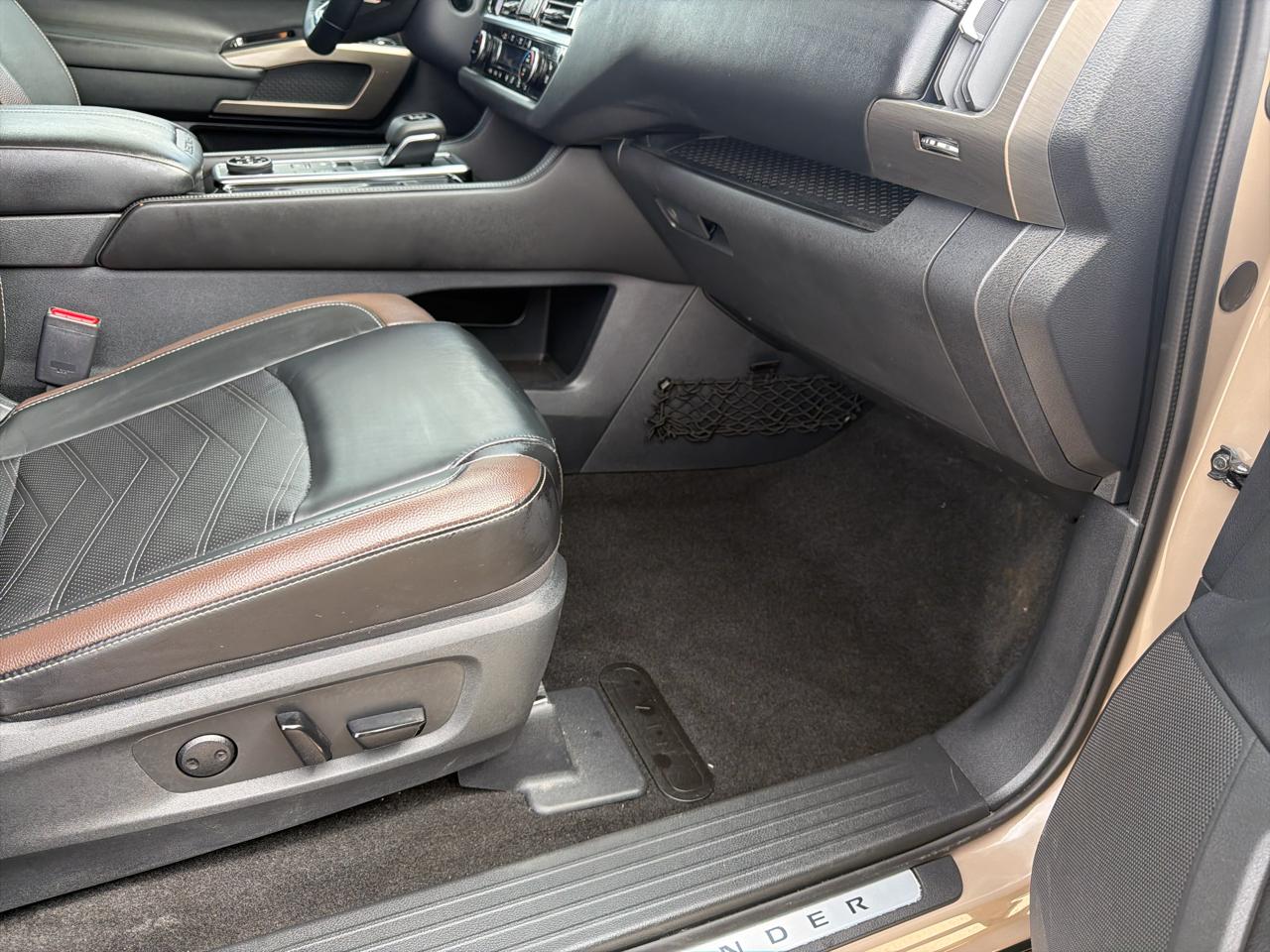 Nissan Pathfinder Platinum 4WD 2025