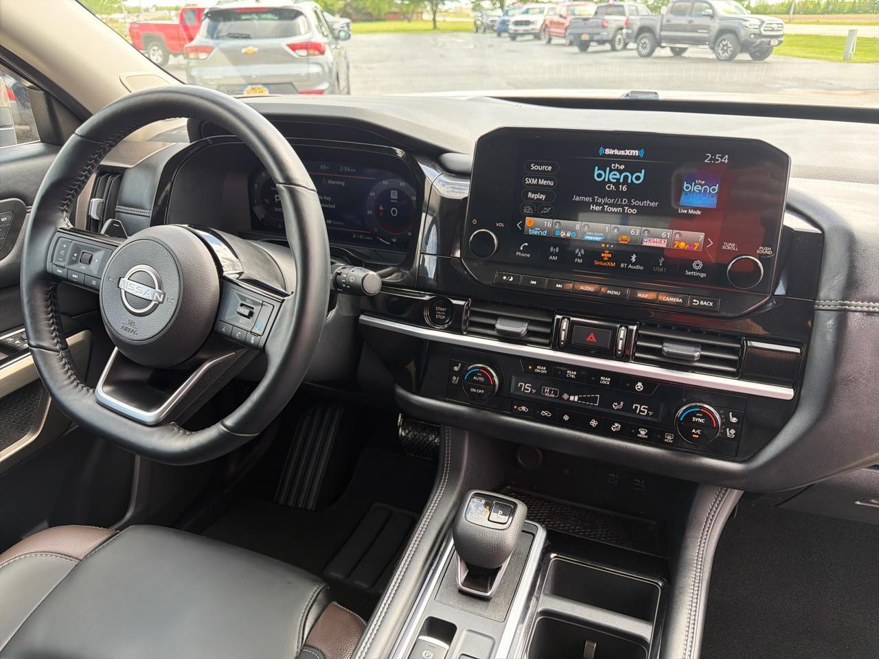 Nissan Pathfinder Platinum 4WD 2025